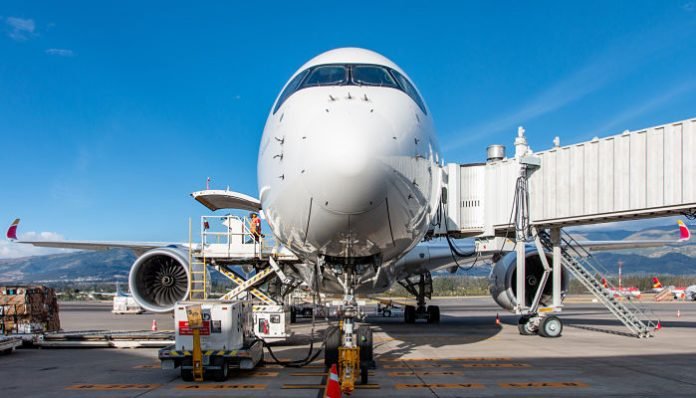 IAG SE COMPROMETE A USAR COMBUSTIBLE SOSTENIBLE