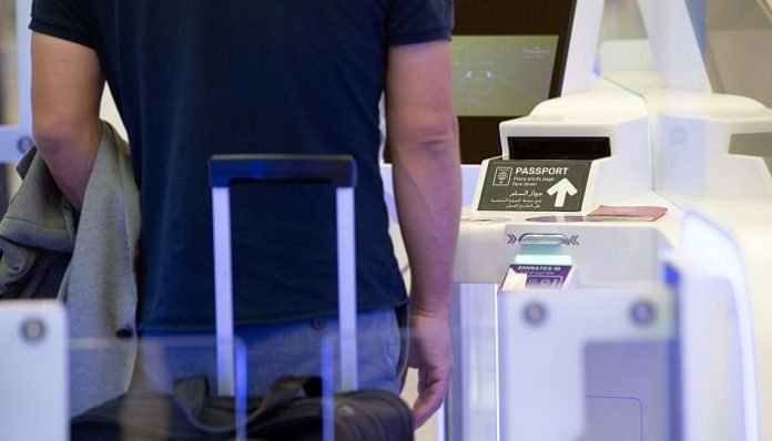 LOS VIAJEROS APOYAN EL USO DE PASAPORTES SANITARIOS