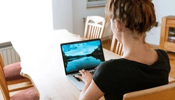 LA EFICACIA DEL TELETRABAJO RETRASARÁ LA RECUPERACIÓN DE LOS VIAJES