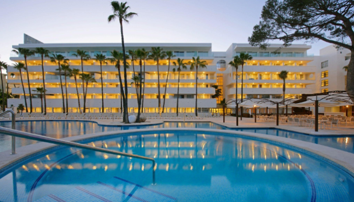 IBEROSTAR ABRE SU PRIMER HOTEL SIN HUELLA DE CARBONO EN ESPAÑA