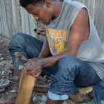 Escultura-tribal-199×300