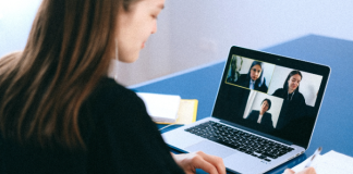 ZOOM LANZA UN ASISTENTE DE INTELIGENCIA ARTIFICIAL PARA VIDEOCONFERENCIAS ZOOM LANZA UN ASISTENTE DE INTELIGENCIA ARTIFICIAL PARA VIDEOCONFERENCIAS