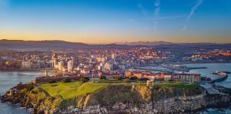 GIJÓN NUNCA HA ESTADO MEJOR CONECTADO ®Foto Gijón desde el aire: Ignacio Izquierdo